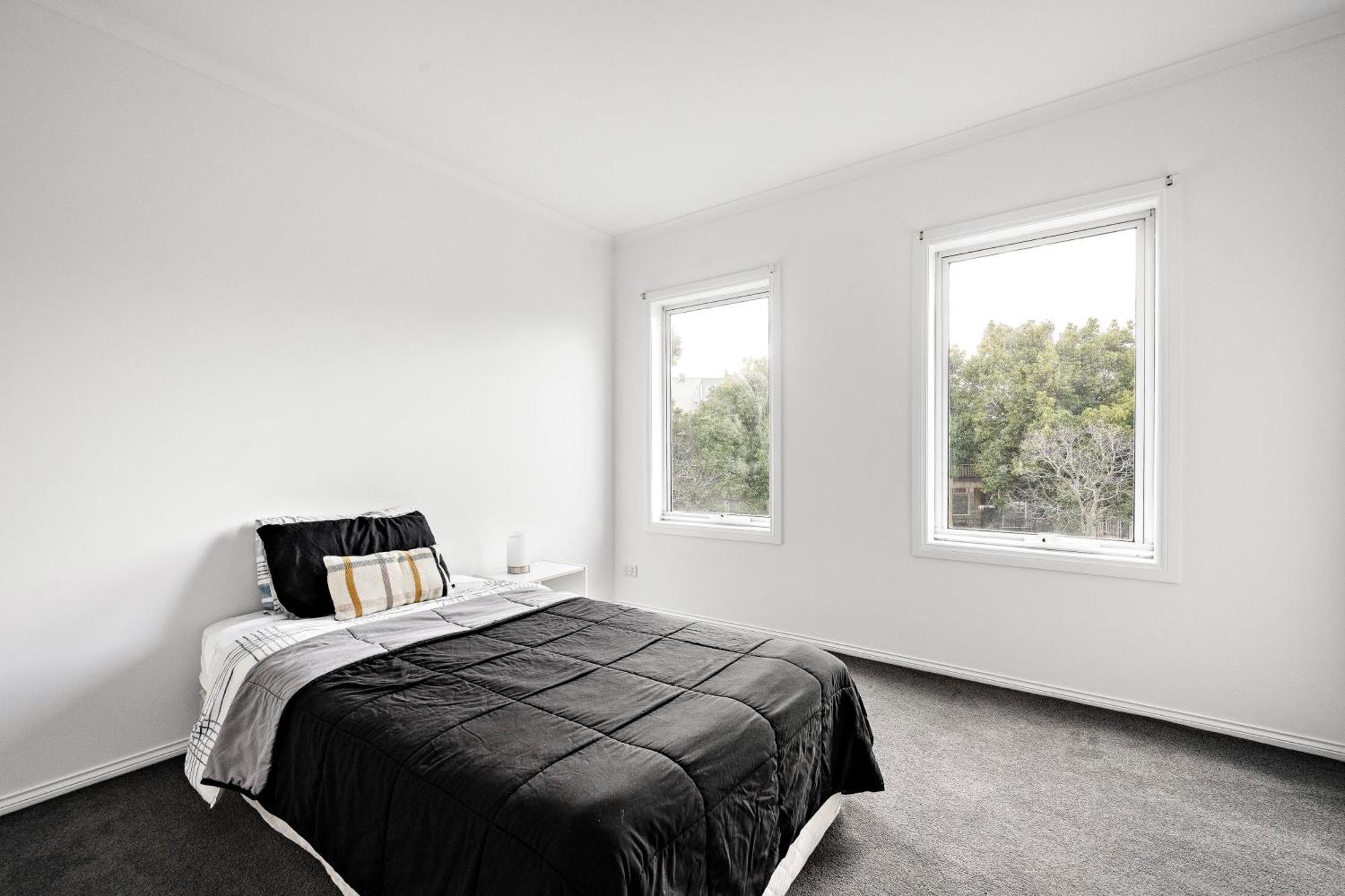 Entire 4 Bedroom Townhouse -Sleeps 6/7- All Yours Melbourne Exterior photo